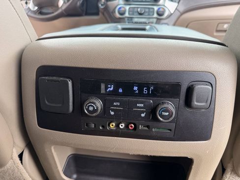 Used 2016 Chevrolet Suburban LTZ AWD/4WD image 17