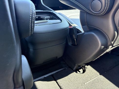 Used 2026 Chrysler Pacifica Limited FWD image 18