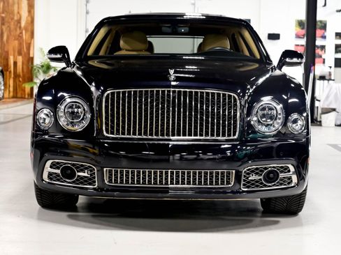 Used 2017 Bentley Mulsanne RWD image 38