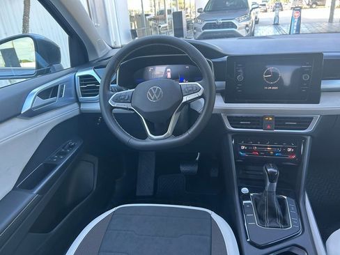 New 2026 Volkswagen Taos SE image 9