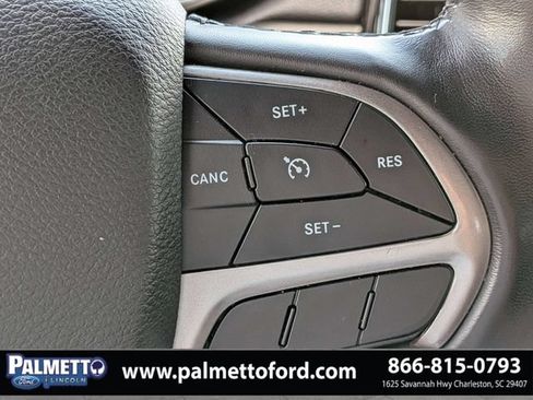 Used 2021 Jeep Grand Cherokee Laredo X AWD/4WD image 28