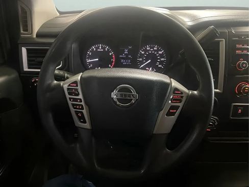Used 2017 Nissan Titan S AWD/4WD image 17
