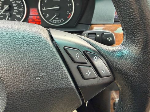 Used 2009 BMW 528i xDrive Sedan image 27