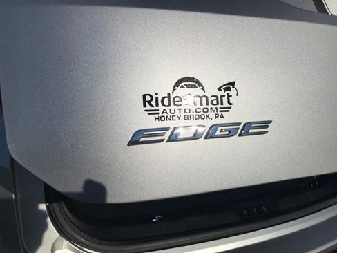 Used 2018 Ford Edge SE image 38