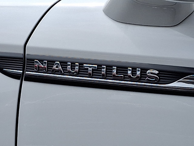 Used 2021 Lincoln Nautilus Reserve AWD/4WD image 30