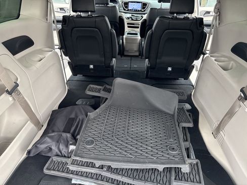 Used 2024 Chrysler Pacifica Touring-L w/ Road Tripper Package FWD image 21