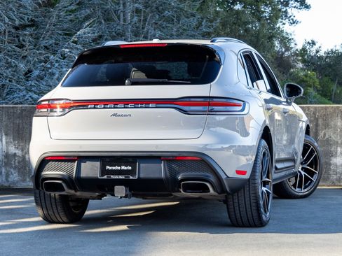 Certified 2024 Porsche Macan image 11