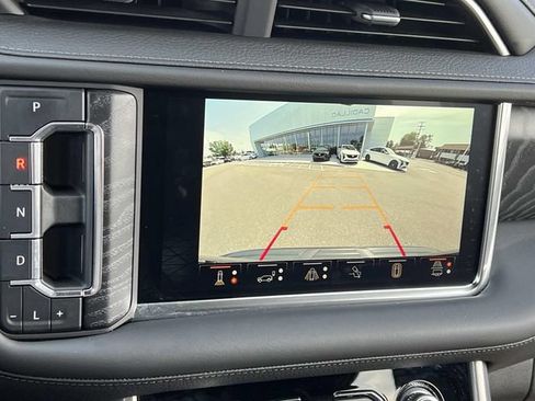 Used 2023 GMC Yukon Denali w/ Advanced Technology Package AWD/4WD image 25
