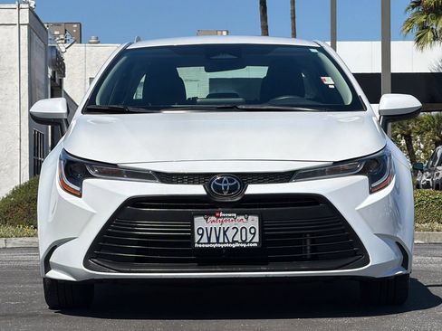 Used 2025 Toyota Corolla LE FWD image 11