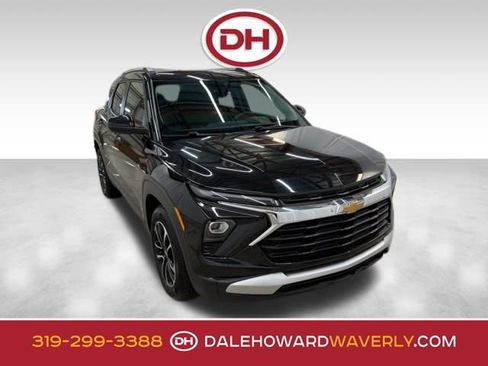 Used 2025 Chevrolet TrailBlazer LT image 1