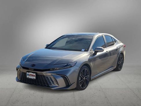 Used 2025 Toyota Camry XSE image 4