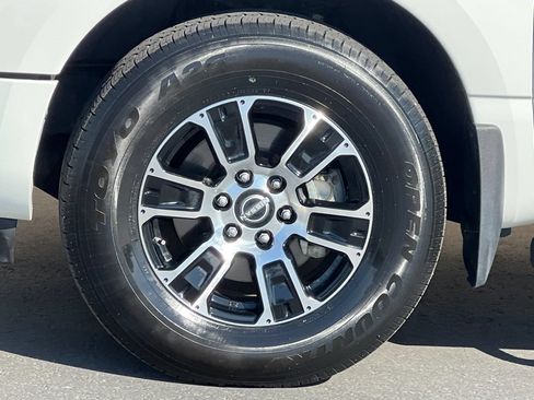 Used 2024 Nissan Titan SV AWD/4WD image 25