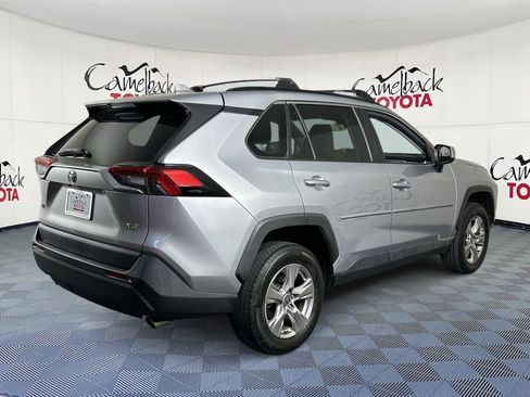 Used 2022 Toyota RAV4 XLE w/ Carpet Mat Package (TMS) FWD image 8