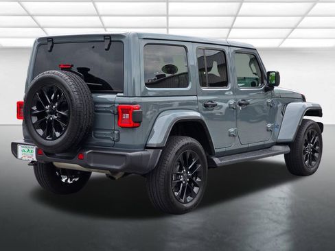 Used 2025 Jeep Wrangler Unlimited Sahara AWD/4WD image 20