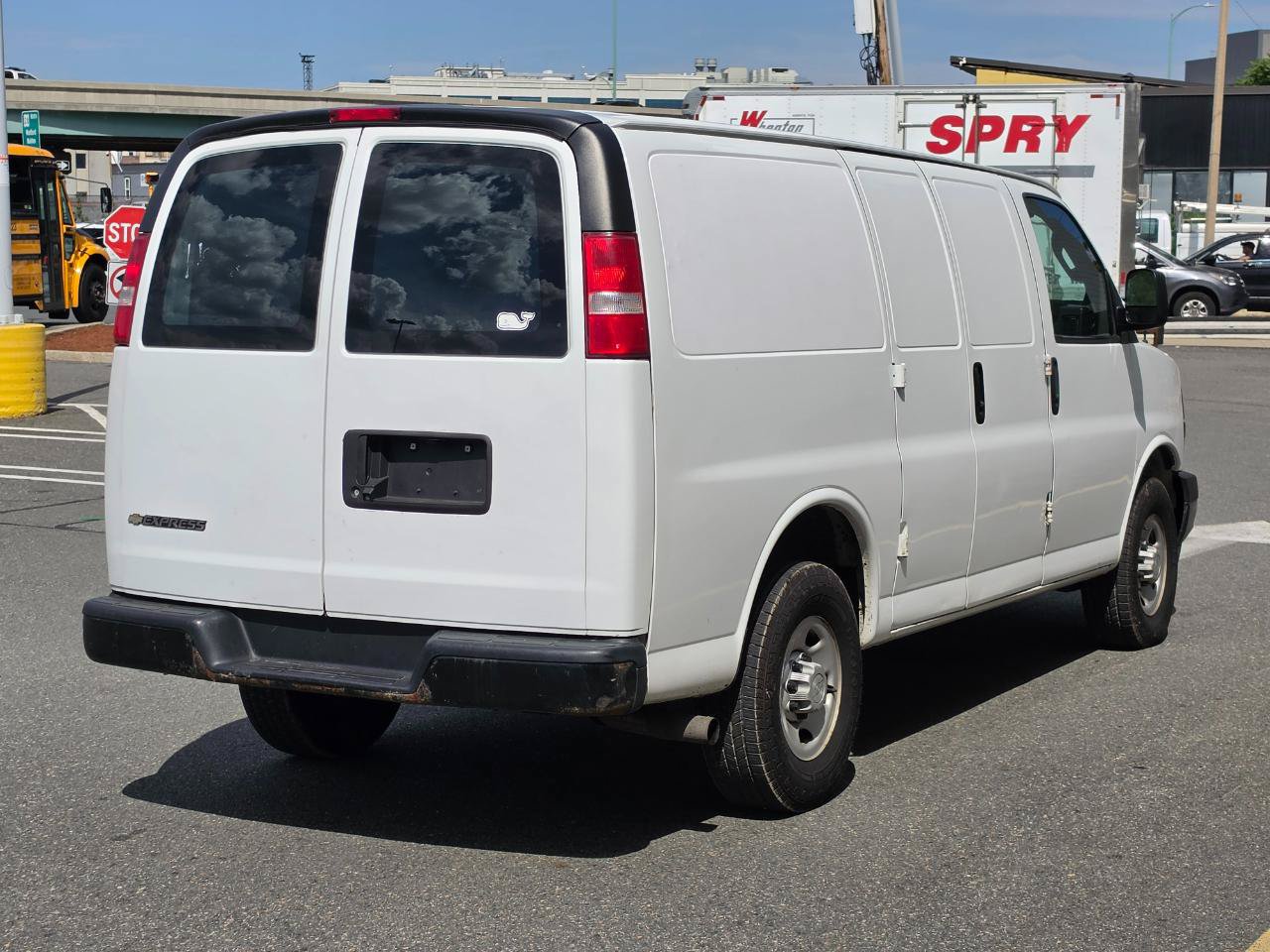 Used 2019 Chevrolet Express 2500 RWD image 7