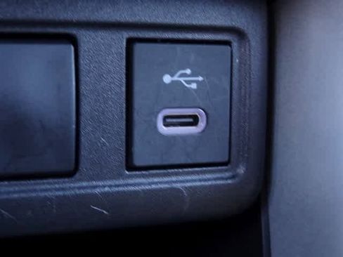 Used 2025 Toyota Corolla Cross LE image 26