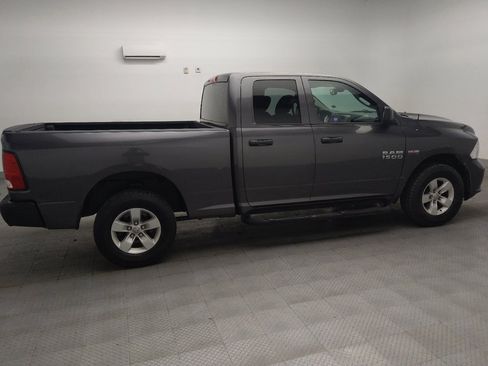 Used 2018 RAM 1500 Express AWD/4WD image 10