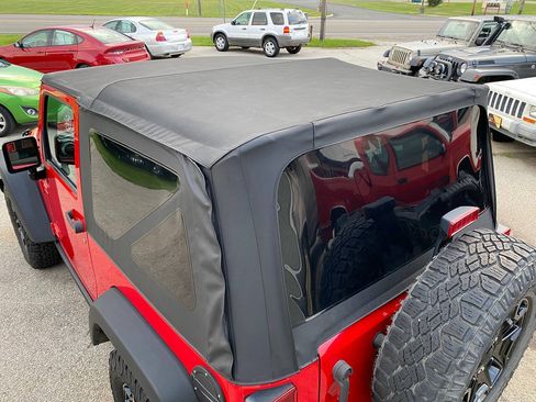 Used 2015 Jeep Wrangler Sport AWD/4WD image 57