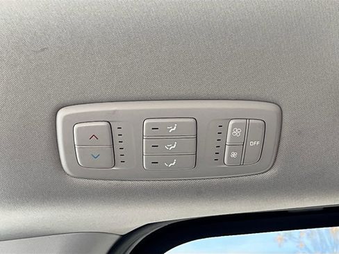 Certified 2024 Kia Carnival LX image 23