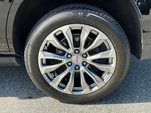 Used 2021 GMC Yukon Denali w/ Denali Premium Package image 19