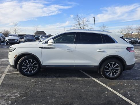 Used 2022 Lincoln Nautilus FWD image 12