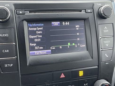 Used 2017 Toyota Camry SE image 34