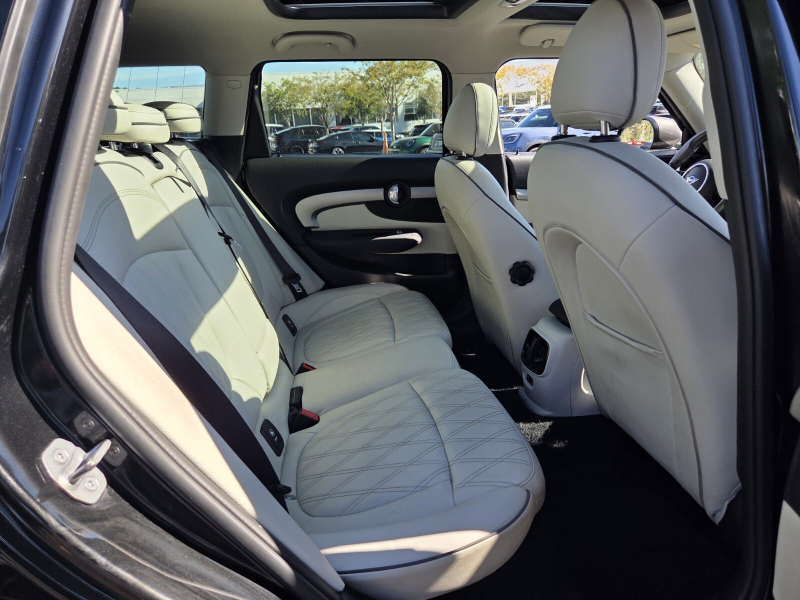 Used 2024 MINI Cooper Clubman S w/ Signature Upholstery Package FWD image 16