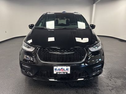 New 2026 Chrysler Pacifica Select w/ S Appearance Package