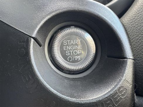 Used 2023 Jeep Renegade Altitude w/ Sun/Sound Group image 18