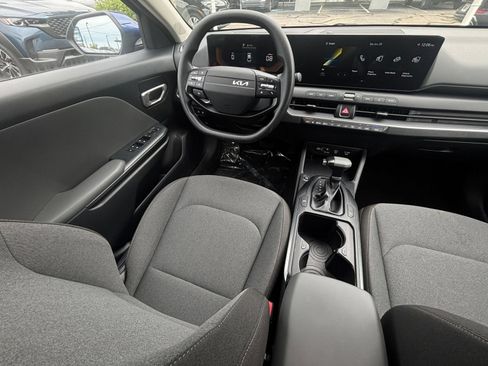 Used 2025 Kia K4 FWD image 34
