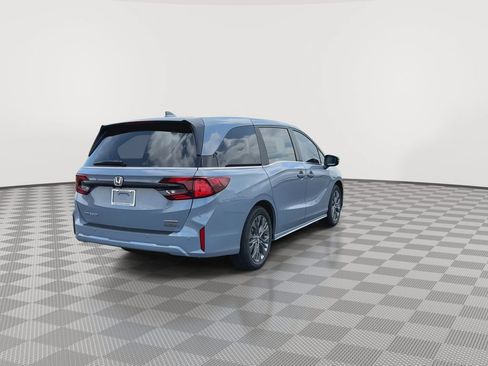 New 2026 Honda Odyssey Touring image 8