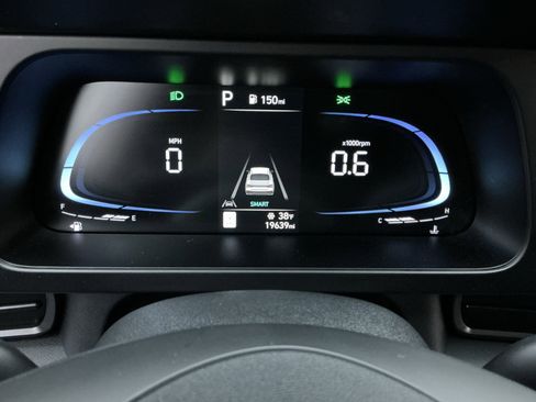 Used 2025 Hyundai Elantra Sport image 8