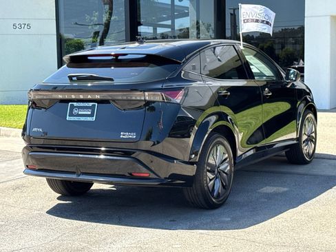 Used 2023 Nissan Ariya AWD image 15