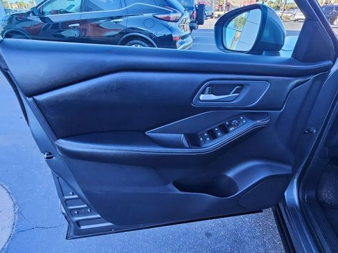 Certified 2025 Nissan Rogue SV image 13