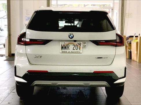 Used 2023 BMW X1 xDrive28i w/ Premium Package AWD/4WD image 4