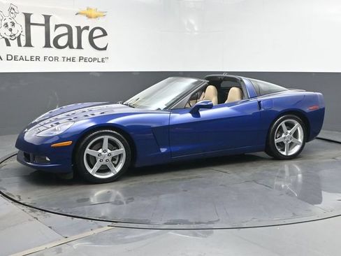 Used 2005 Chevrolet Corvette Coupe w/ Preferred Equipment Group RWD image 32