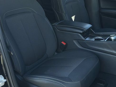 Used 2025 Jeep Grand Cherokee Laredo w/ Luxury Tech Group I RWD image 31