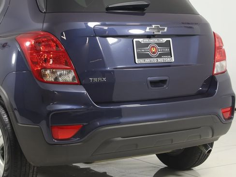 Used 2019 Chevrolet Trax LS w/ Tint and Cruise Package image 19