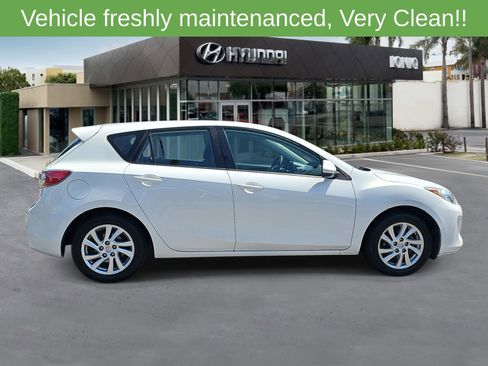 Used 2012 MAZDA MAZDA3 i Touring FWD image 2