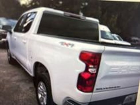 Used 2025 Chevrolet Silverado 1500 LT AWD/4WD image 23