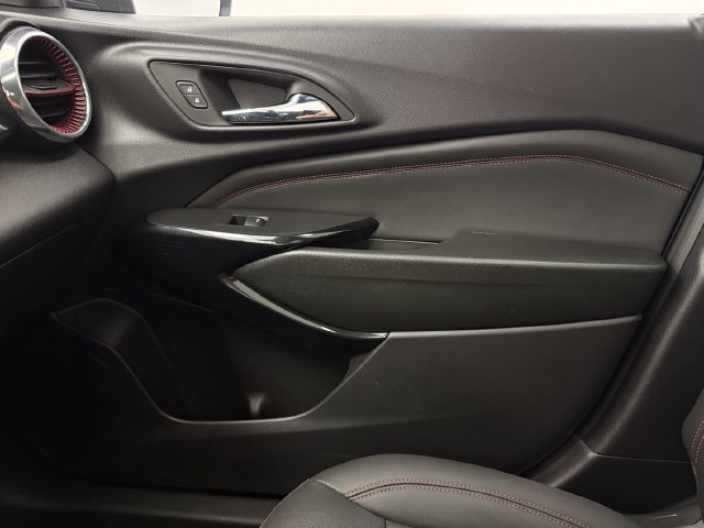 Used 2026 Chevrolet Trax RS w/ Sunroof Package FWD image 25