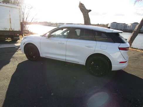 Used 2022 Lincoln Corsair Reserve image 5