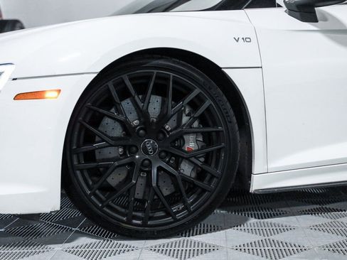 Used 2018 Audi R8 V10 plus image 18