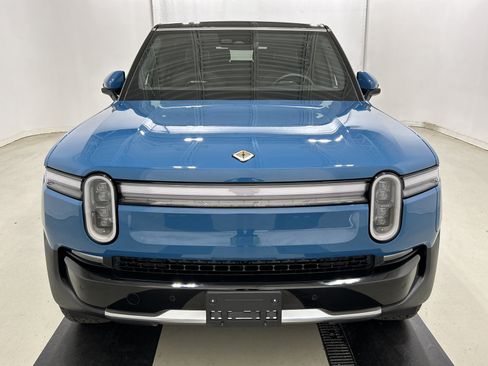 Used 2025 Rivian R1S Adventure Dual AWD/4WD image 8