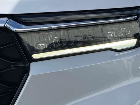 Certified 2024 Honda Pilot Touring image 10