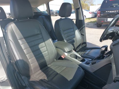 Used 2016 Ford C-MAX SEL image 10