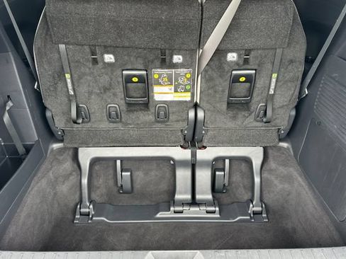 Used 2025 Toyota Sienna LE FWD image 20