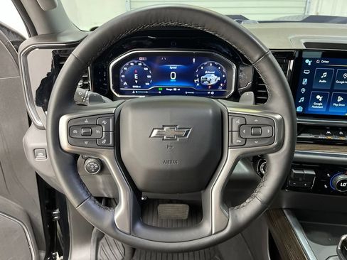 Used 2024 Chevrolet Silverado 1500 LT Trail Boss w/ Convenience Package II AWD/4WD image 18