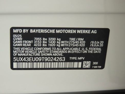 Used 2026 BMW X5 xDrive50e w/ Executive Package image 33