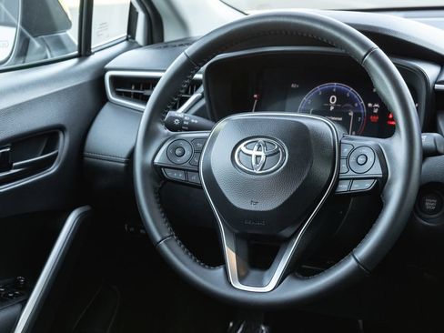 Certified 2026 Toyota Corolla Cross LE FWD image 25